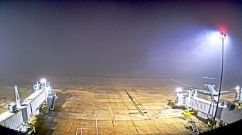 Weather camera view of Lake Charles Rgnl Arpt terminal bldg.