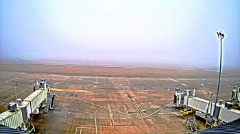 Weather camera view of Lake Charles Rgnl Arpt terminal bldg.