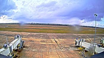 Weather camera view of Lake Charles Rgnl Arpt terminal bldg.