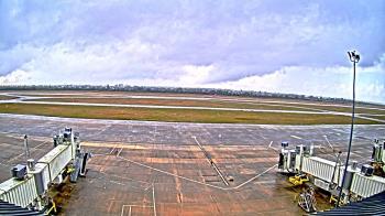 Weather camera view of Lake Charles Rgnl Arpt terminal bldg.