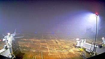 Weather camera view of Lake Charles Rgnl Arpt terminal bldg.