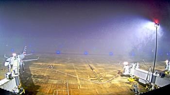 Weather camera view of Lake Charles Rgnl Arpt terminal bldg.