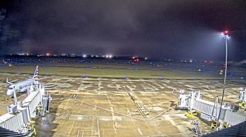 Weather camera view of Lake Charles Rgnl Arpt terminal bldg.