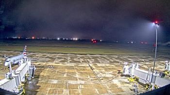 Weather camera view of Lake Charles Rgnl Arpt terminal bldg.