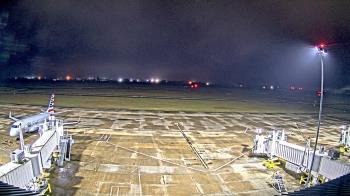 Weather camera view of Lake Charles Rgnl Arpt terminal bldg.