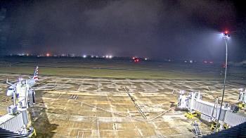 Weather camera view of Lake Charles Rgnl Arpt terminal bldg.