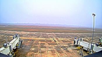 Weather camera view of Lake Charles Rgnl Arpt terminal bldg.