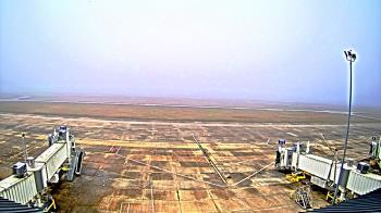 Weather camera view of Lake Charles Rgnl Arpt terminal bldg.