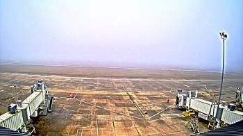 Weather camera view of Lake Charles Rgnl Arpt terminal bldg.