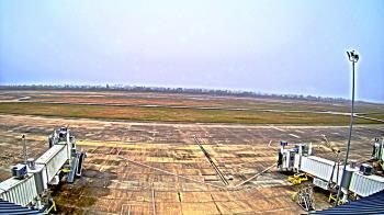 Weather camera view of Lake Charles Rgnl Arpt terminal bldg.