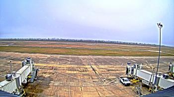 Weather camera view of Lake Charles Rgnl Arpt terminal bldg.