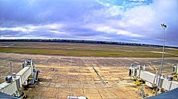 Weather camera view of Lake Charles Rgnl Arpt terminal bldg.