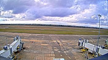 Weather camera view of Lake Charles Rgnl Arpt terminal bldg.