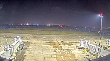 Weather camera view of Lake Charles Rgnl Arpt terminal bldg.