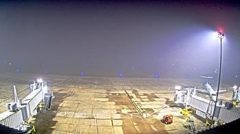 Weather camera view of Lake Charles Rgnl Arpt terminal bldg.