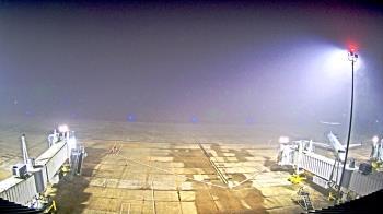 Weather camera view of Lake Charles Rgnl Arpt terminal bldg.