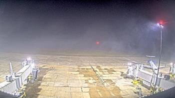 Weather camera view of Lake Charles Rgnl Arpt terminal bldg.