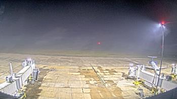 Weather camera view of Lake Charles Rgnl Arpt terminal bldg.