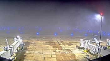 Weather camera view of Lake Charles Rgnl Arpt terminal bldg.