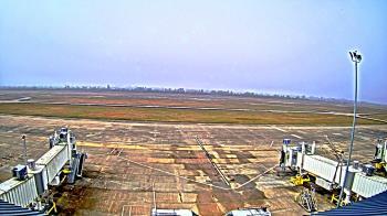 Weather camera view of Lake Charles Rgnl Arpt terminal bldg.