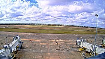 Weather camera view of Lake Charles Rgnl Arpt terminal bldg.