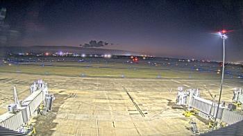 Weather camera view of Lake Charles Rgnl Arpt terminal bldg.