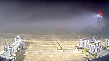 Weather camera view of Lake Charles Rgnl Arpt terminal bldg.