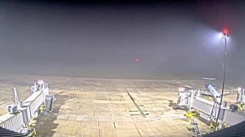 Weather camera view of Lake Charles Rgnl Arpt terminal bldg.