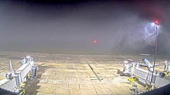 Weather camera view of Lake Charles Rgnl Arpt terminal bldg.