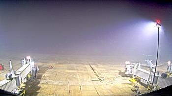 Weather camera view of Lake Charles Rgnl Arpt terminal bldg.