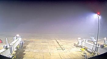 Weather camera view of Lake Charles Rgnl Arpt terminal bldg.