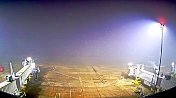 Weather camera view of Lake Charles Rgnl Arpt terminal bldg.