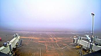 Weather camera view of Lake Charles Rgnl Arpt terminal bldg.