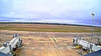 Weather camera view of Lake Charles Rgnl Arpt terminal bldg.