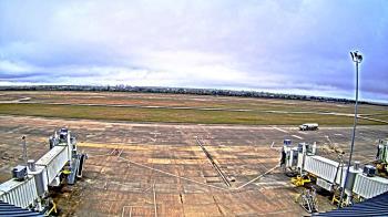 Weather camera view of Lake Charles Rgnl Arpt terminal bldg.