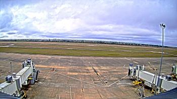 Weather camera view of Lake Charles Rgnl Arpt terminal bldg.