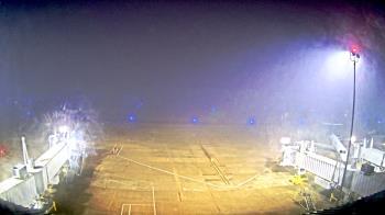 Weather camera view of Lake Charles Rgnl Arpt terminal bldg.