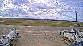 Weather camera view of Lake Charles Rgnl Arpt terminal bldg.