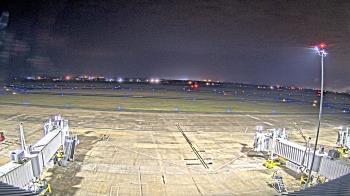 Weather camera view of Lake Charles Rgnl Arpt terminal bldg.