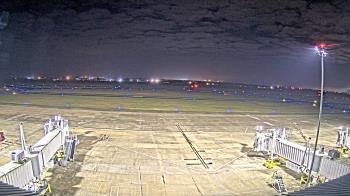 Weather camera view of Lake Charles Rgnl Arpt terminal bldg.