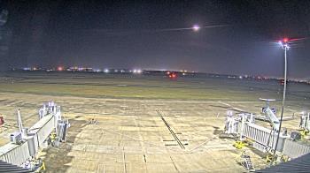 Weather camera view of Lake Charles Rgnl Arpt terminal bldg.