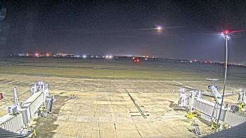 Weather camera view of Lake Charles Rgnl Arpt terminal bldg.