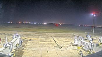 Weather camera view of Lake Charles Rgnl Arpt terminal bldg.