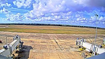 Weather camera view of Lake Charles Rgnl Arpt terminal bldg.