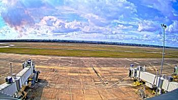 Weather camera view of Lake Charles Rgnl Arpt terminal bldg.