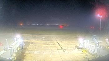 Weather camera view of Lake Charles Rgnl Arpt terminal bldg.