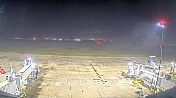 Weather camera view of Lake Charles Rgnl Arpt terminal bldg.