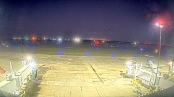 Weather camera view of Lake Charles Rgnl Arpt terminal bldg.