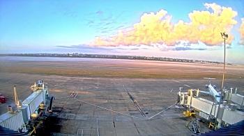 Weather camera view of Lake Charles Rgnl Arpt terminal bldg.