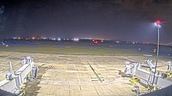 Weather camera view of Lake Charles Rgnl Arpt terminal bldg.